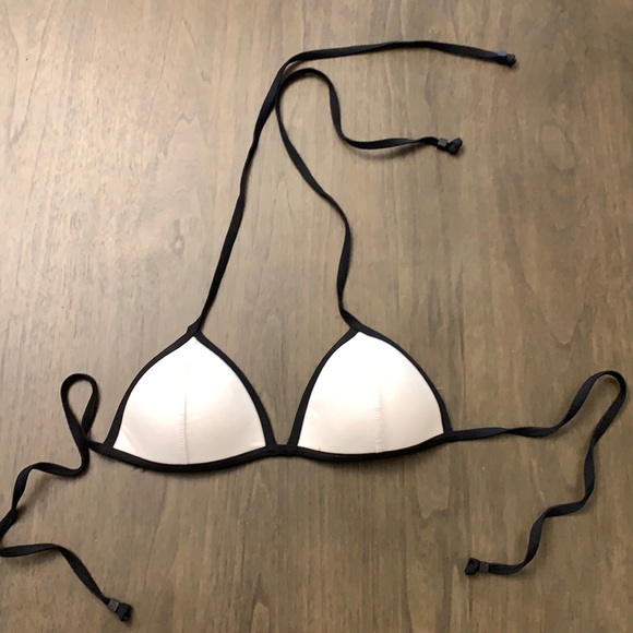Garage Other - NEW White and black bikini top